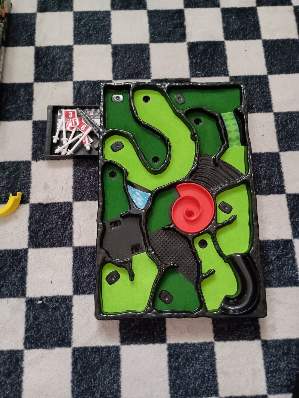 Arcade Mini Mini Golf Set Toy - Picture 8 of 14